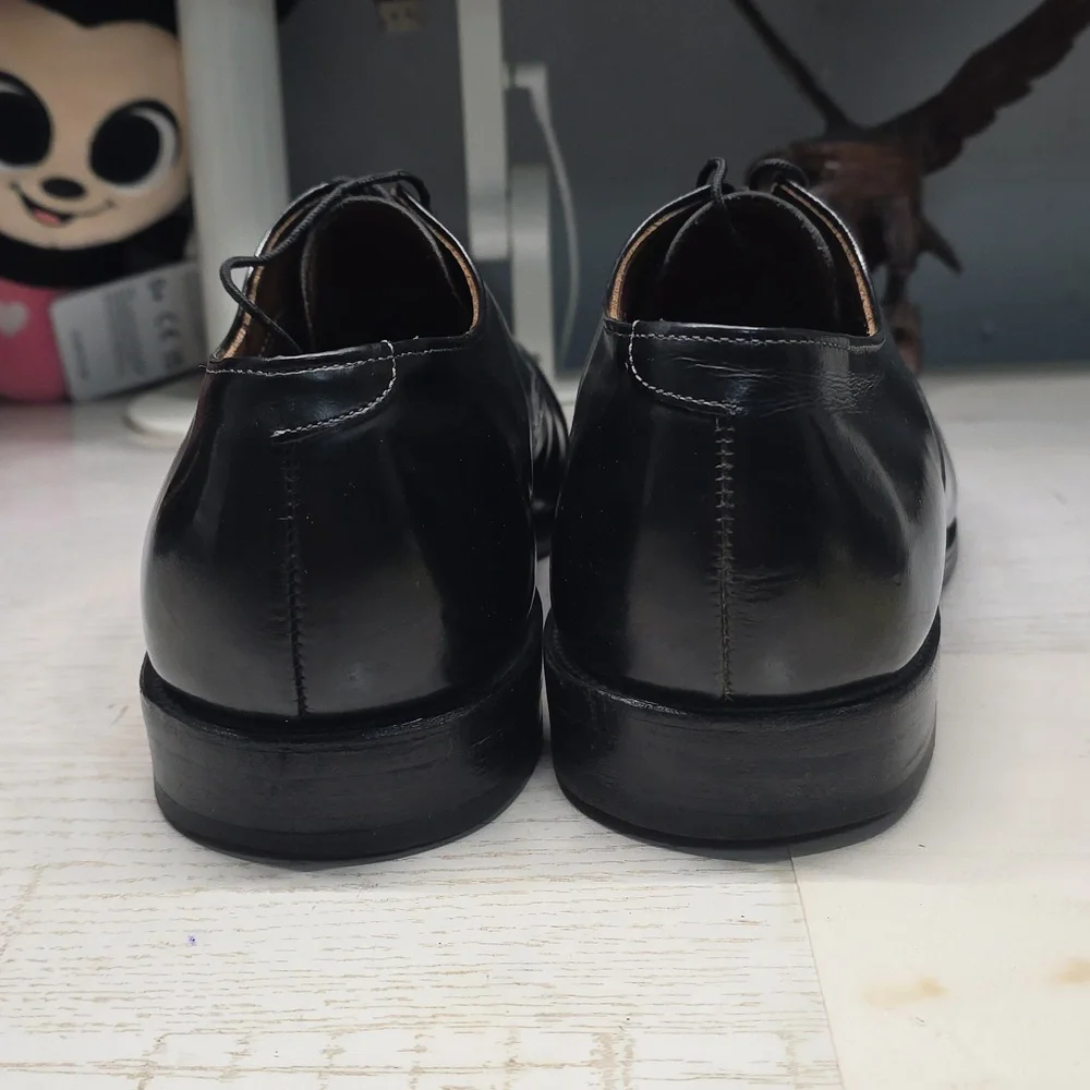 Allen Edmonds - Picture 7 of 13